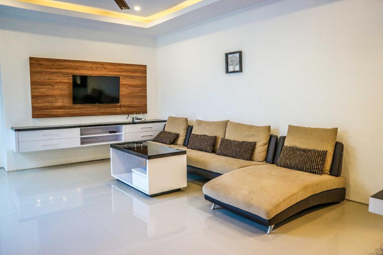The Sidemen Villa ภายนอก รูปภาพ