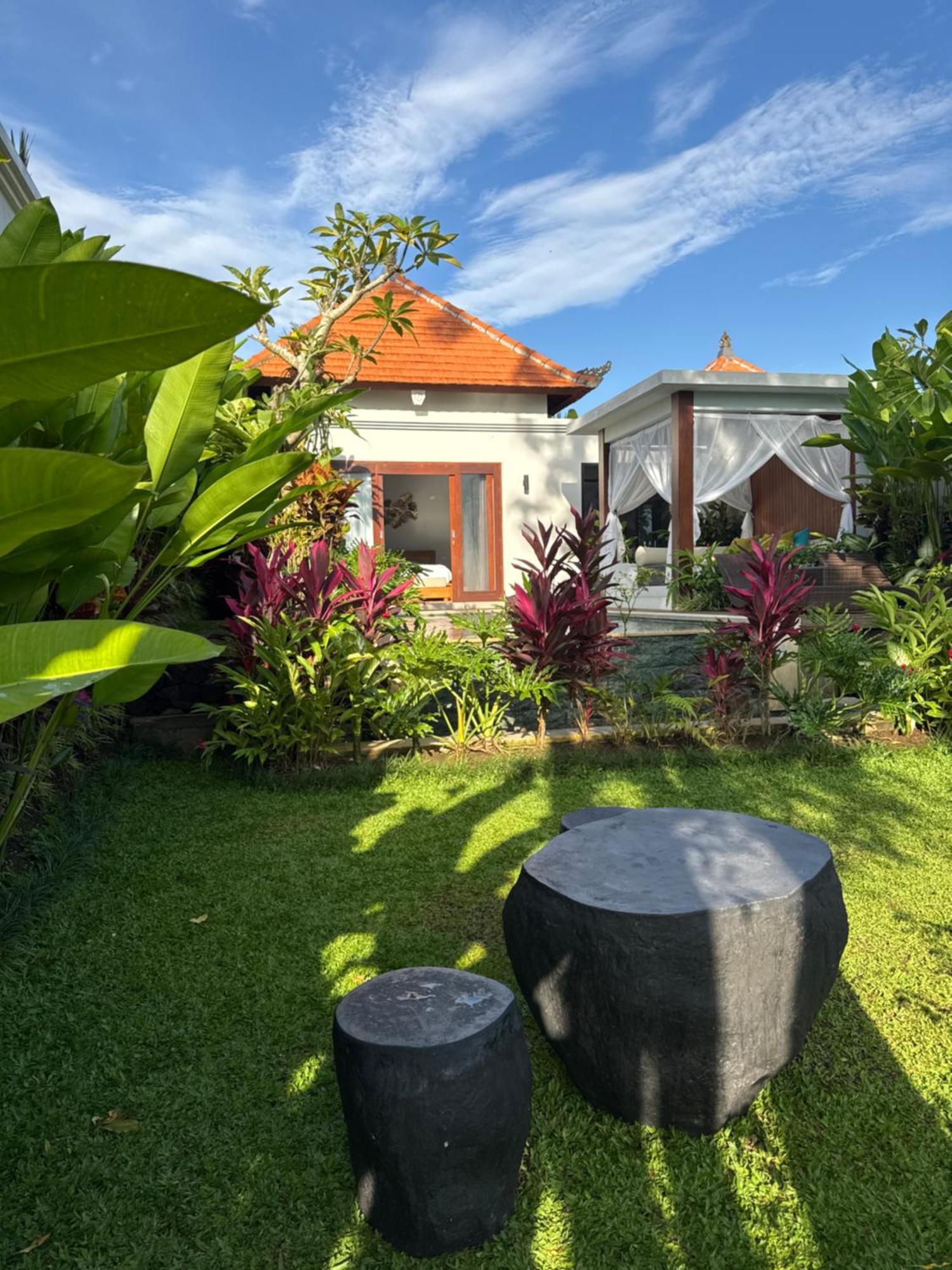 The Sidemen Villa ภายนอก รูปภาพ